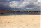 beach2.jpg (64501 bytes)